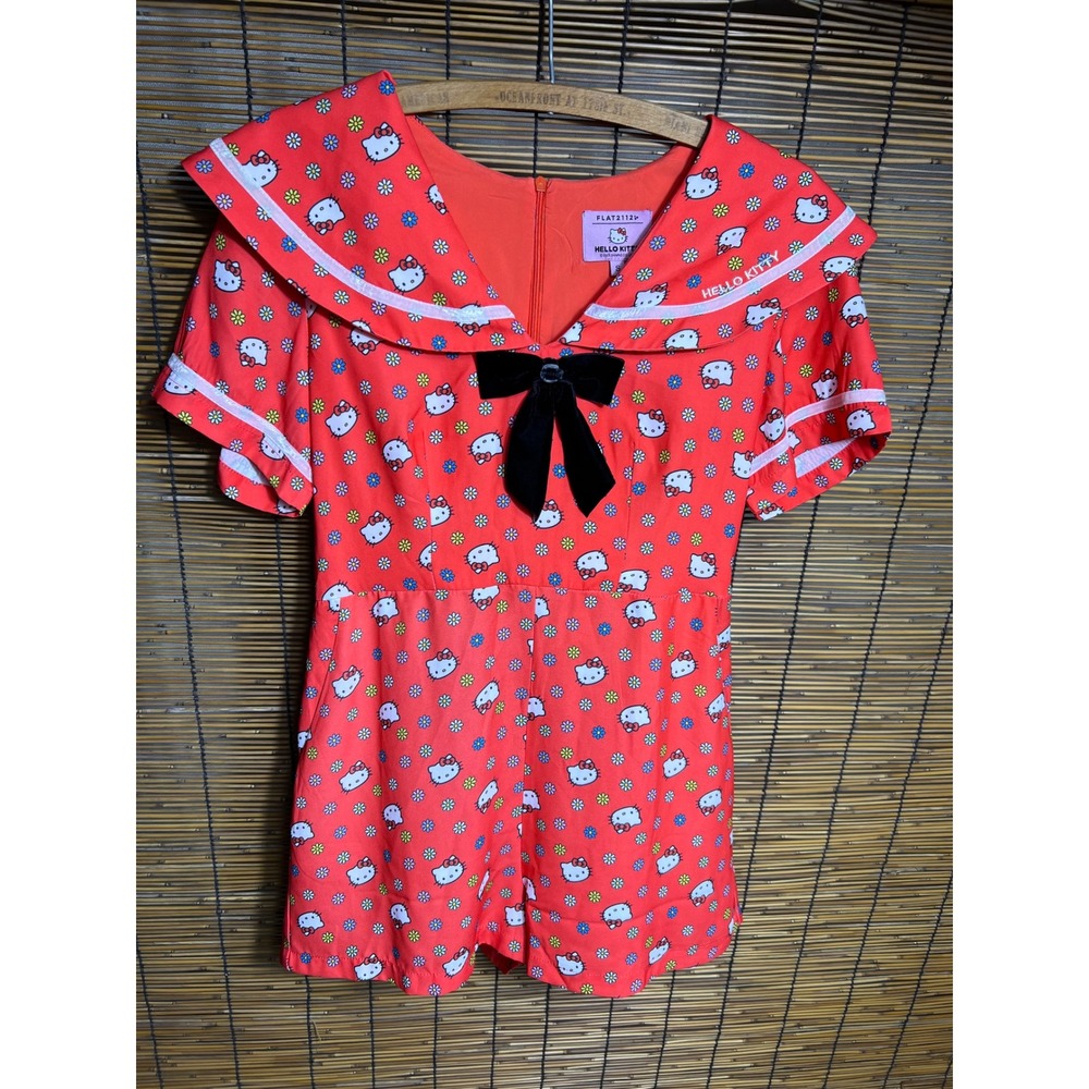 Flat2112 Hello Kitty Size S Red Sailor Collar Romper Daisy Floral Print
